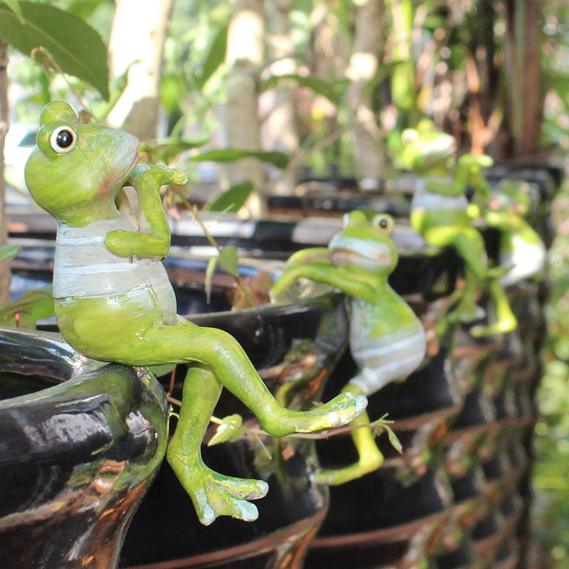 Garden Decor Ideas | Froggy Bloom | Elda Aesthetic